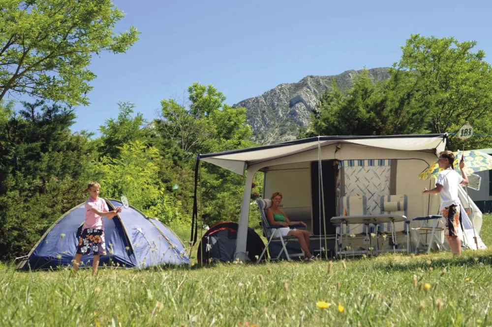 Piazzole - Piazzola Con 2 Persone, Elettricità E Auto - RCN les Collines de Castellane