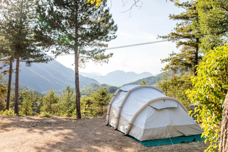 Emplacement Pour 2 Personnes Avec Électricité Et Voiture