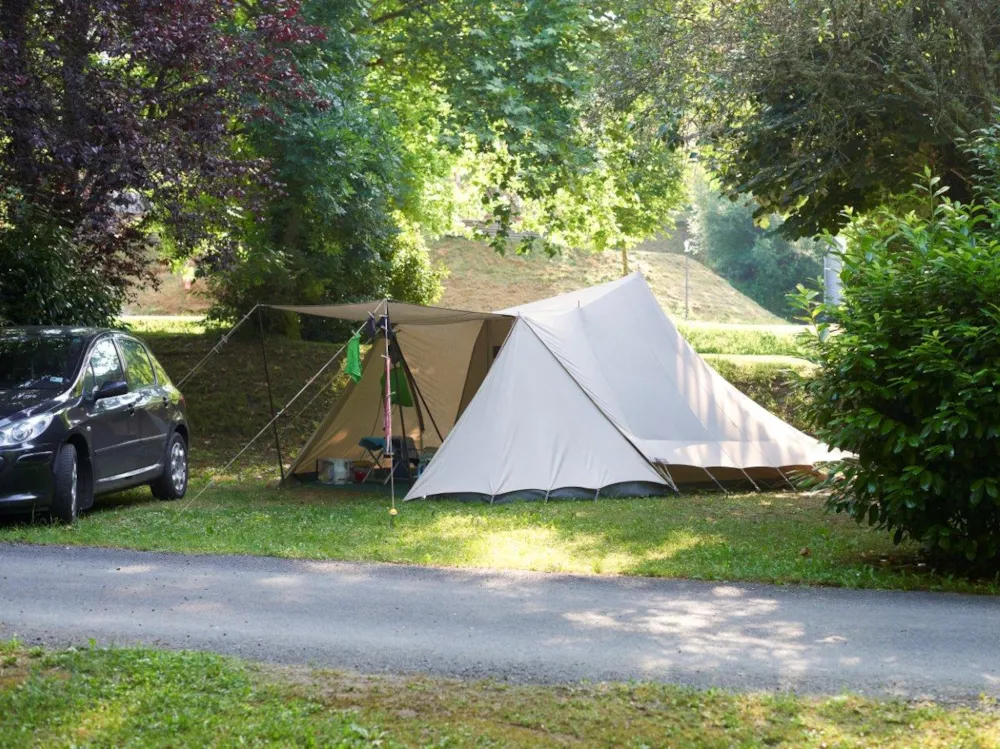 Campingpitch, including 2 people, electricity and car
