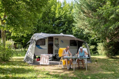 Campingpitch, including 2 people, electricity and car
