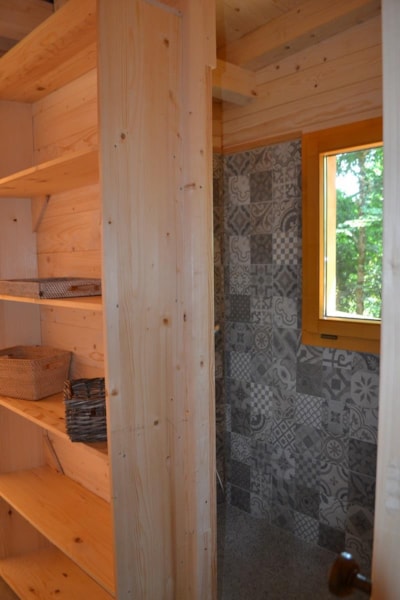 Lodge Evasion — 9
