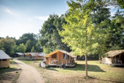 Accommodation - Classic Iv Wood & Canvas Tent - Camping de Strasbourg