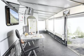 Mietunterkunft - Wohnwagen Comfort - Campingplatz Schwarzwaldhorn