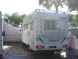 Parcela - Parcela Gran Confort (Con Toma De Agua Para Caravanas Y Toma De Tv). Sin Reserva Previa Mínimo 1 Noche. - Camping Bungalows Don Cactus