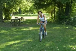 Emplacement - Forfait Emplacement Camping Tente Ou Caravane +Voiture - image n°3 - Domaine du Lac de Champos