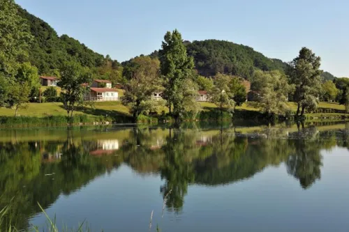 Location - Chalet Jonquille - image n°3 - Domaine du Lac de Champos