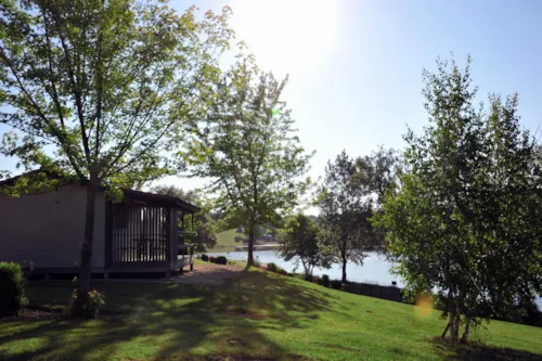 Location - Chalet Mimosa - image n°1 - Domaine du Lac de Champos