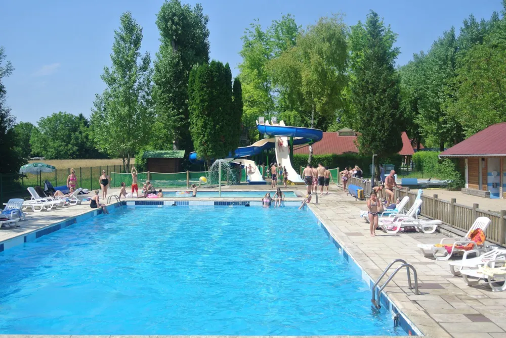 Camping Le Val d'Amour - image n°2 - Camping Direct