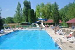 Camping Le Val d'Amour - image n°2 - Roulottes