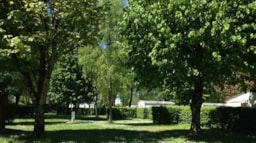 Kampeerplaats(en) - Standplaats Natuur : Auto + Tent - Camping Le Val d'Amour