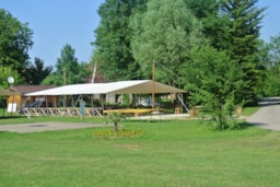 Camping Le Val d'Amour - image n°5 - Roulottes