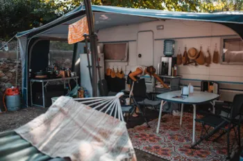 Stellplatz - Stellplatz Confort : Wohnwagen Oder Wohnmobil - Camping Vell Emporda