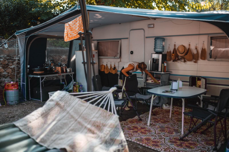 Standplaats Confort : caravan of kampeerauto