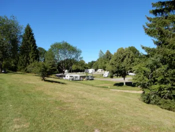 Stellplatz - Stellplatz Ohne Strom (Zelt, Wohnwagen Oder Wohnmobil) - Camping Le Champ de Mars