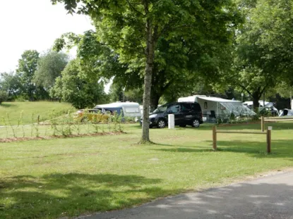 Pich With Electricity (Tent, Caravan Or Motorhome) Motorhome Outside The Winter Period