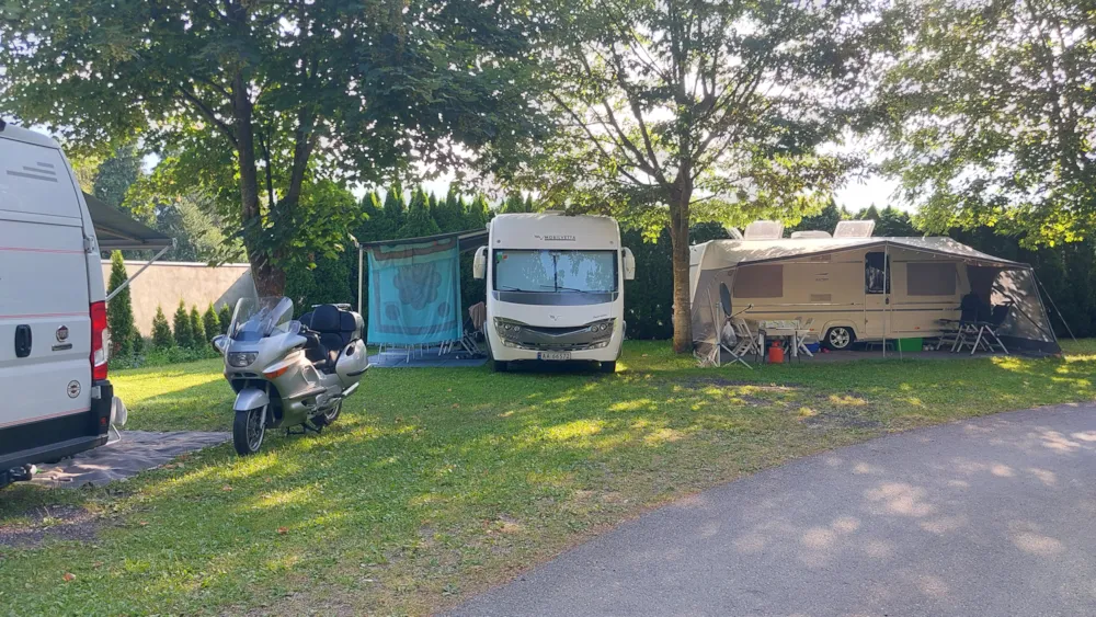 Emplacement - Profi Camper Hit 2025 2 Personen 10 Nächte - Dolomiten Camping Amlacherhof