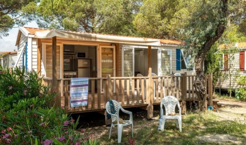 Stacaravan Classic- 25 m² - 2 slaapkamers - Verhoogd terras