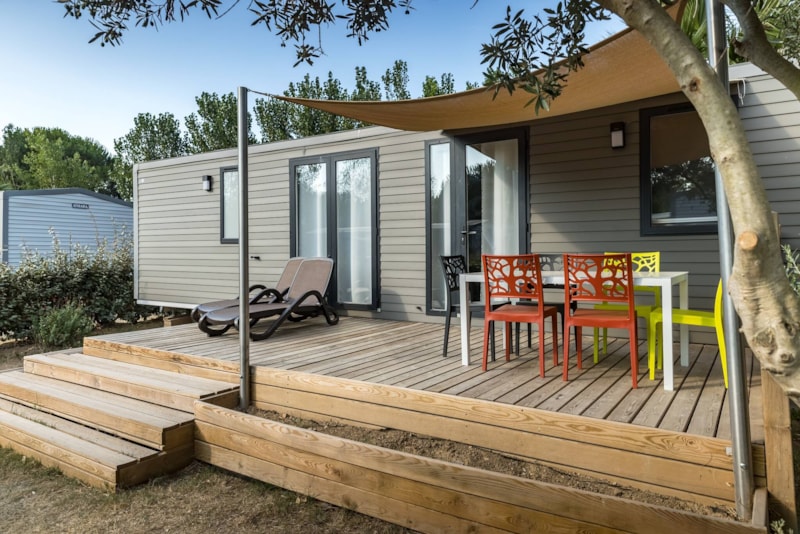 Premium stacaravan - 35 m²- 3 slaapkamers - Lounge terras