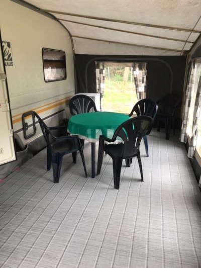 Rental Caravan for Dog Owners „Knaus Südwind 530 TK“ — 2