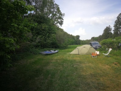 Flat rate for those travelling by canoe or kayak — 10