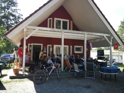Flat rate for those travelling by canoe or kayak — 6