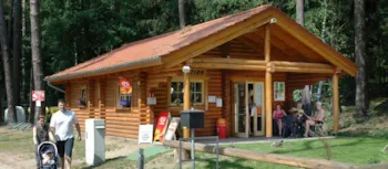 Stellplatz - Standplatz Für Wohnwagen, Wohnmobil Oder Zelt - 2 Erw./3 Kinder - Campingplatz am Ziernsee