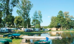 Parcela - Parcela Tienda/Caravana - 2 Adultos / 3 Ninos - Campingplatz Zwenzower Ufer