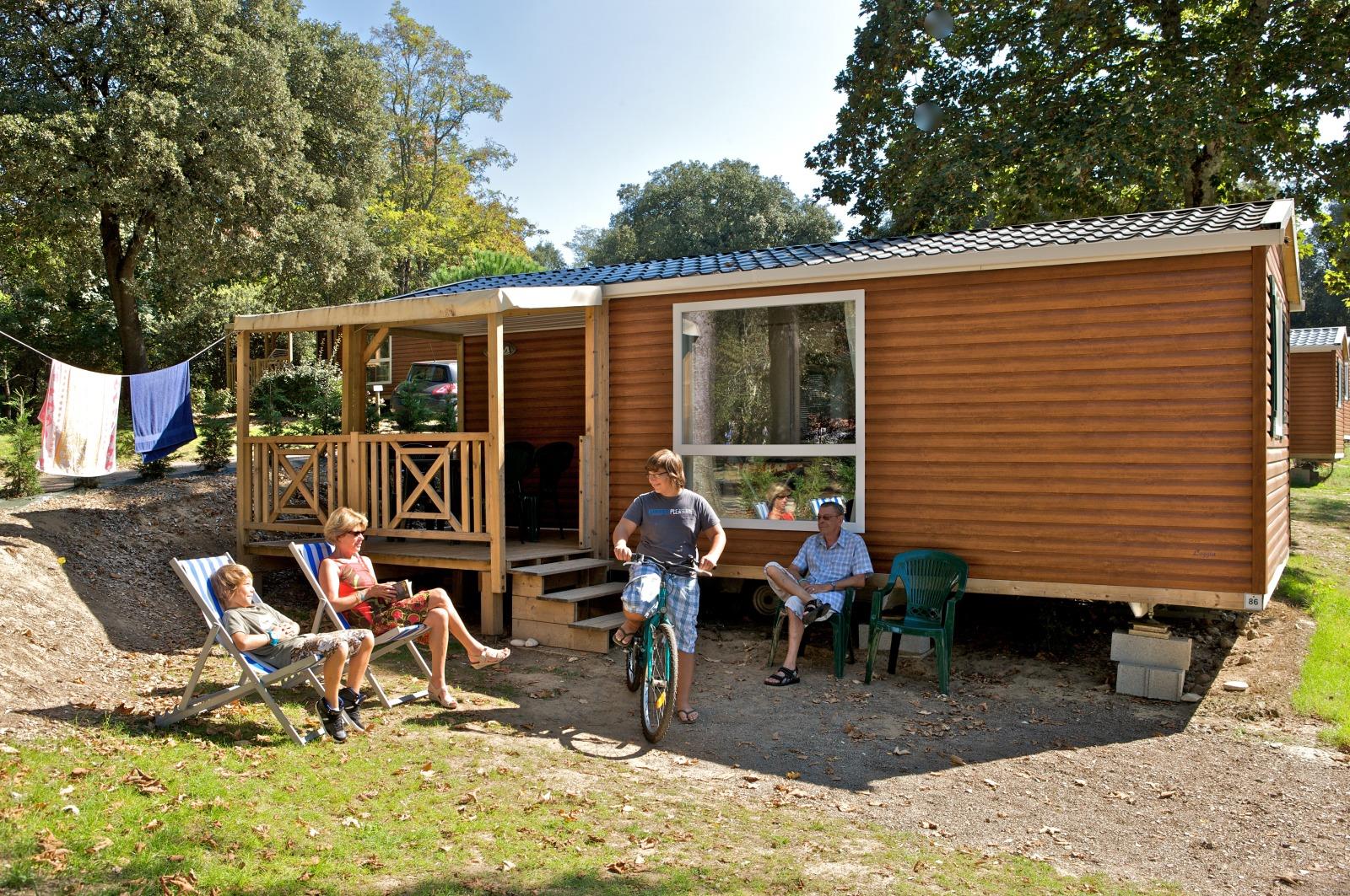 Location - Mobil-Home Loggia - 25M² - 2 Chambres - Camping Le Petit Rocher