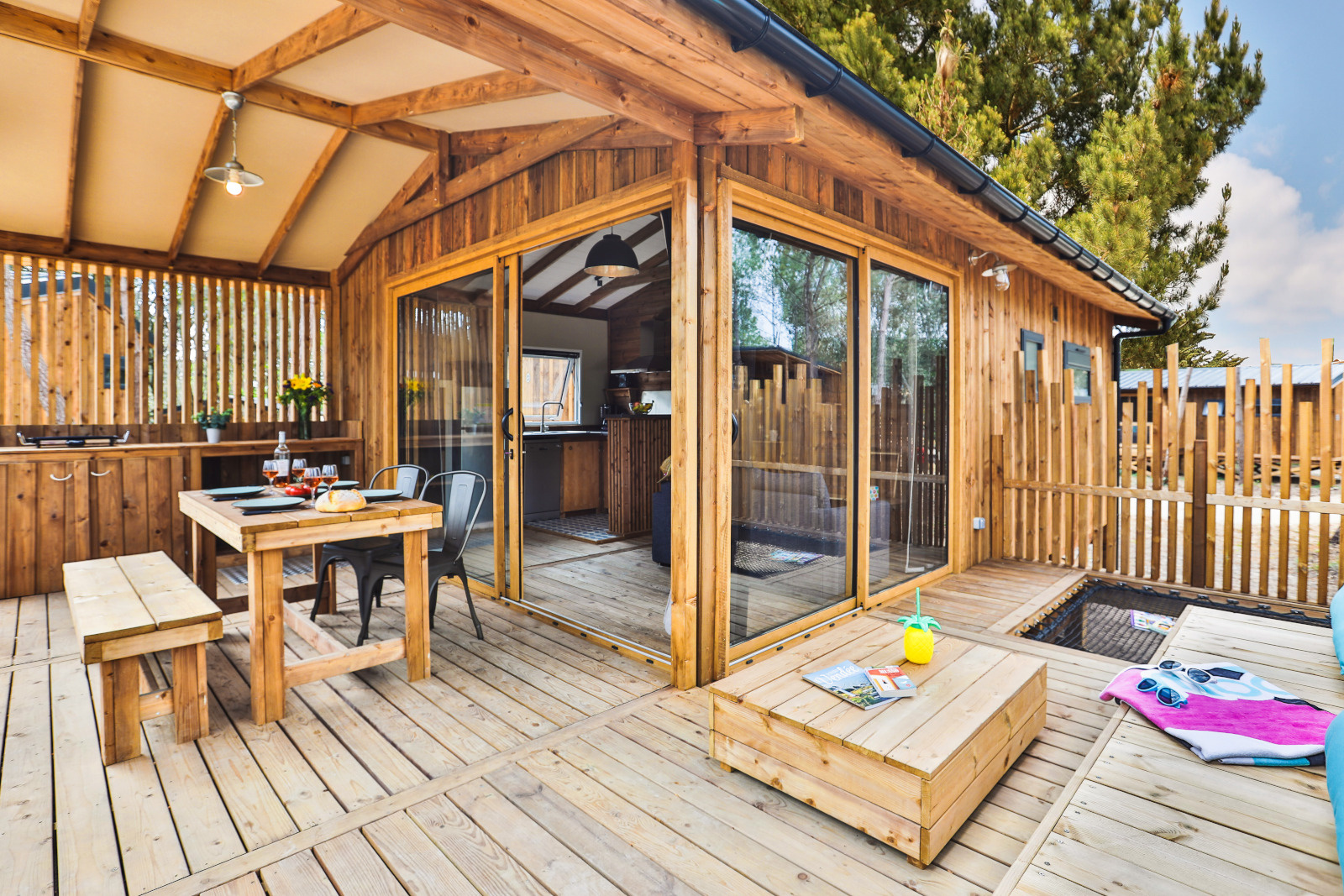Location - Cocoon Lodge 5 Personnes - 35 M² - 2 Chambres - Camping Le Petit Rocher