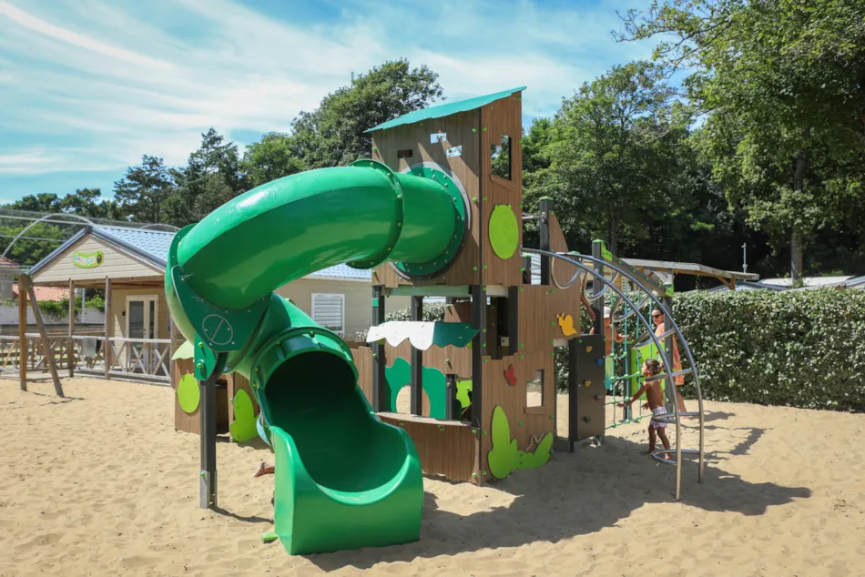 Camping Le Petit Rocher****