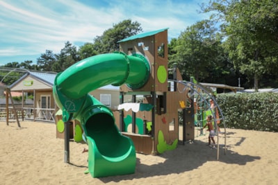 Camping Le Petit Rocher****