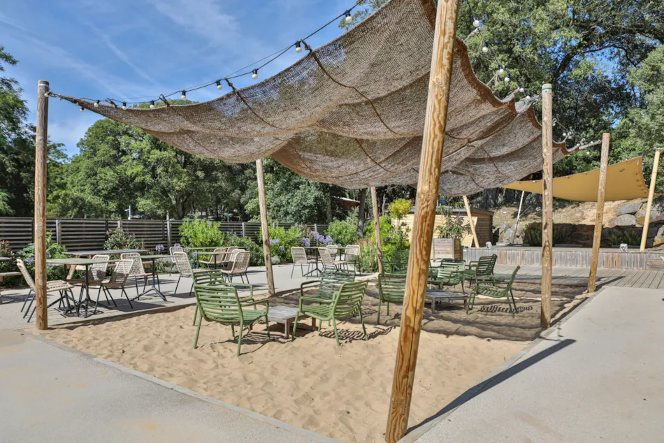 Camping Le Petit Rocher****