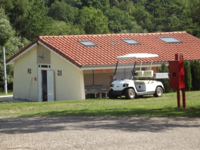 Pitch: car + tent/caravan or camping-car + electricity 6A + showers — 2