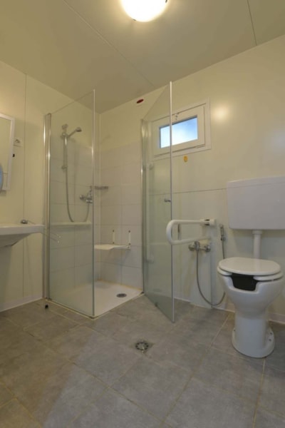 Mobile-home 4 bedrooms adapted to the people with reduced mobility