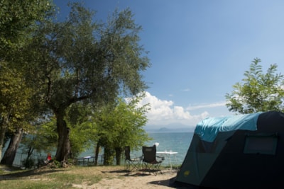 Pitch + 2 persons included + electricity — 1