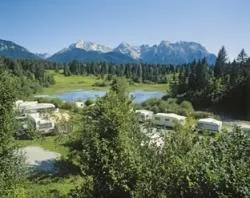 Stellplatz - Komfortplätze - Alpen-Caravanpark Tennsee