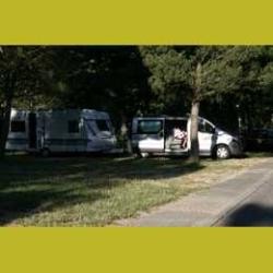 Pitch : 2 pers, 1 car, 1 tent / caravan or camping-car — 2