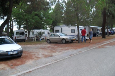 Pitch : 1 pers, 1 car, 1 tent / caravan or camping-car — 2