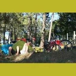 Stellplatz - Forfait Cycliste / Motard - Camping La Pinède en Provence