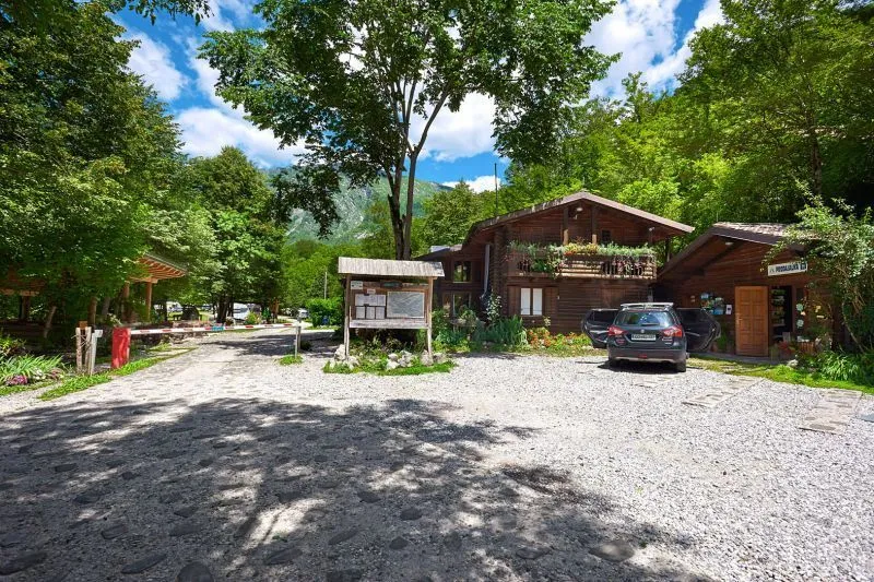 Emplacement Caravane Et Camping-Car -