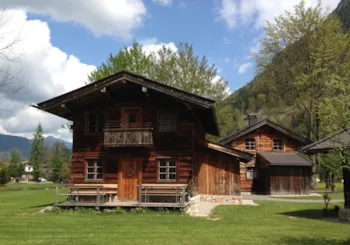 Mietunterkunft - Almhütte Scheffsnother Stube- 110M2 - Grubhof Camping