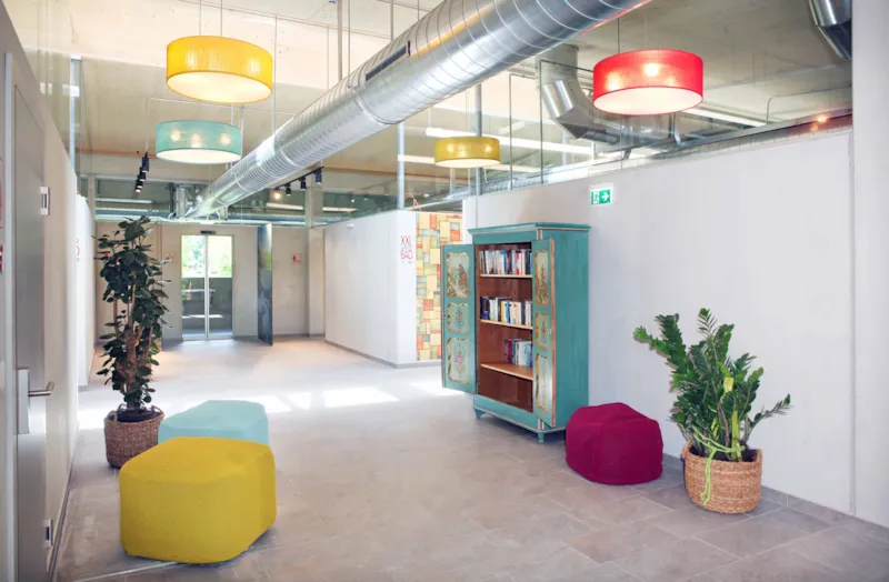 Emplacement Xxl (Env. 180 M²)