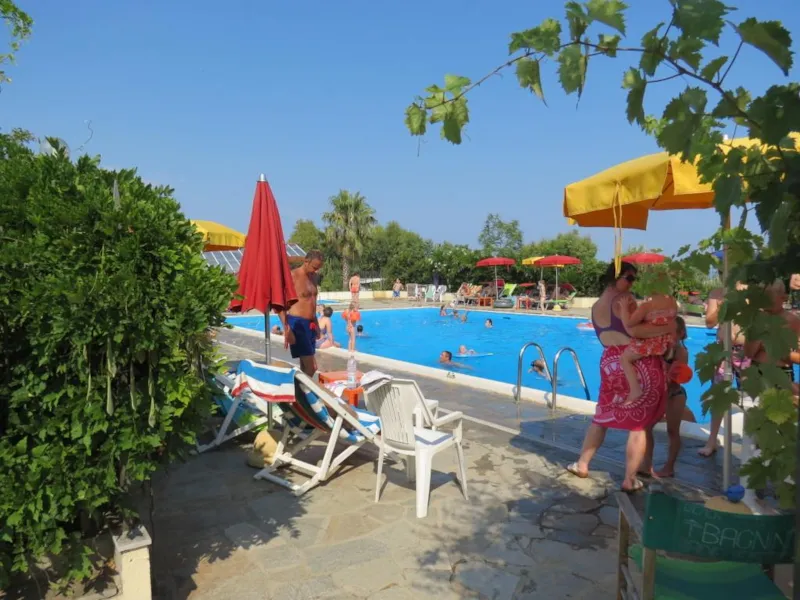 Emplacement Grande, 2 Personnes, Voiture Et Électricité Incluses