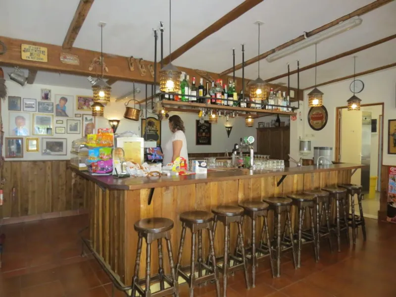 Emplacement Grande, 2 Personnes, Voiture Et Électricité Incluses