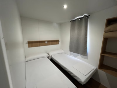 MODEL MEDITERRANEO — 4