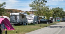 Kampeerplaats(en) - Kampeerplaats + 1 Auto + Tent, Caravan Of Camper + Elektriciteit - Camping El Molino de Mendigorria