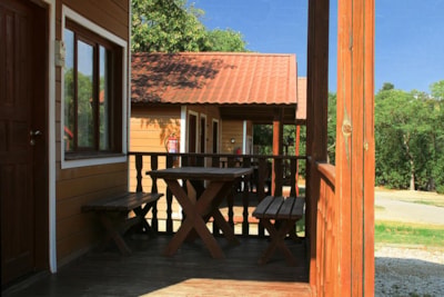 Bungalow — 7