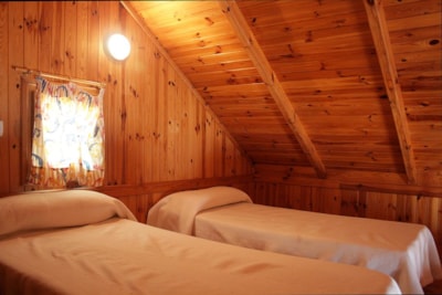 Bungalow — 9