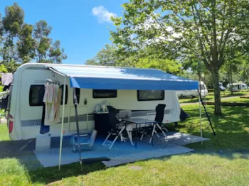Stellplatz - Stellplatz Auto Und Wohnwagen - Camping L'Amuravela