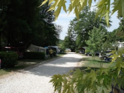 Camping Les 2 Lacs - image n°2 - Roulottes